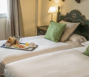 Desayuno Room Service  Vincci Selección Rumaykiyya Granada