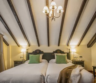 Suite  Vincci Selección Rumaykiyya Granada