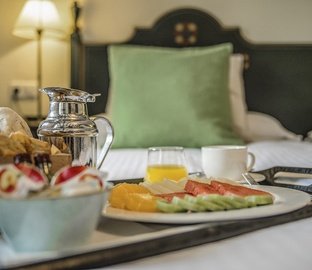 Desayuno Room Service  VINCCI SELECCIÓN RUMAYKIYYA Granada